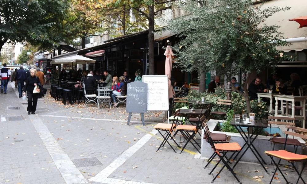 Επανεκκίνηση στην εστίαση από τη Δευτέρα: Τι θα ισχύει για καφετέριες & εστιατόρια